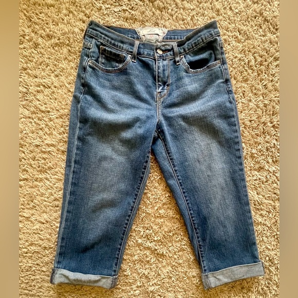 Levi's Jeans 5 Pocket Clam Digger Medium Wash Blue Denim Mid Rise Capri Womens 4 - Picture 1 of 4